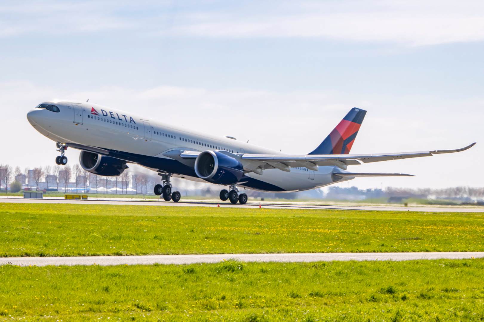 Delta Flight 2392: Navigating The Skies With Precision And Excellence